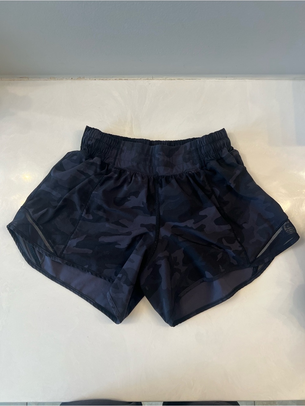 lululemon Women's Mid Rise Black Dark Camo Running Shorts